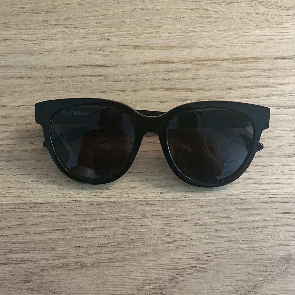 Balenciaga round sunglasses, never worn.